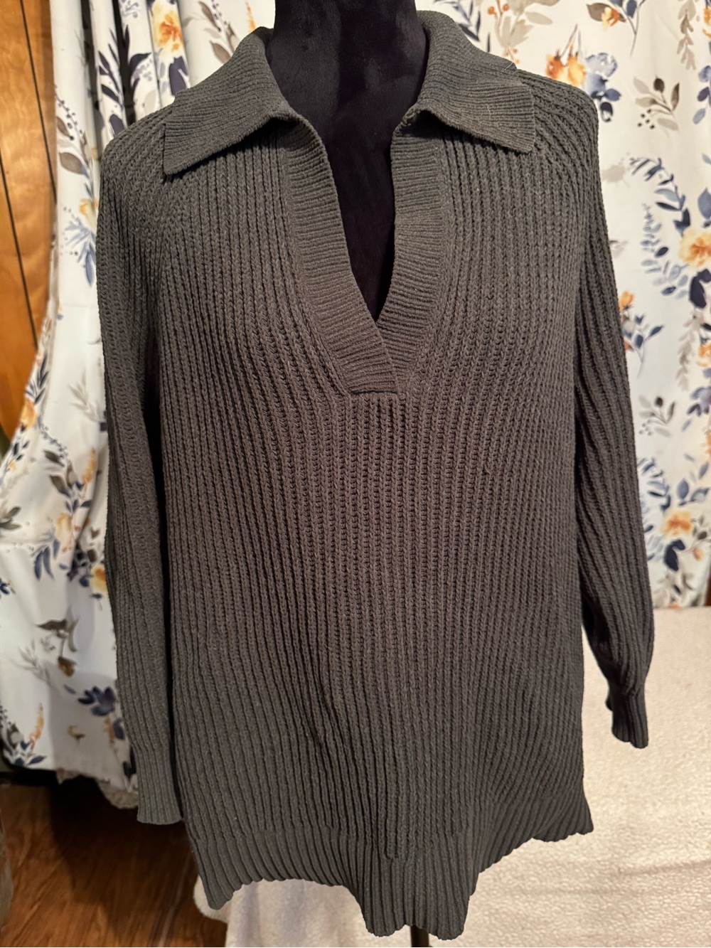 aerie Ribbed V-Neck Collar Sweater - Charcoal Gray B 1
